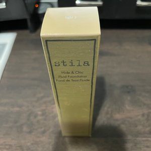 Stila Hide & Chic Fluid Foundation